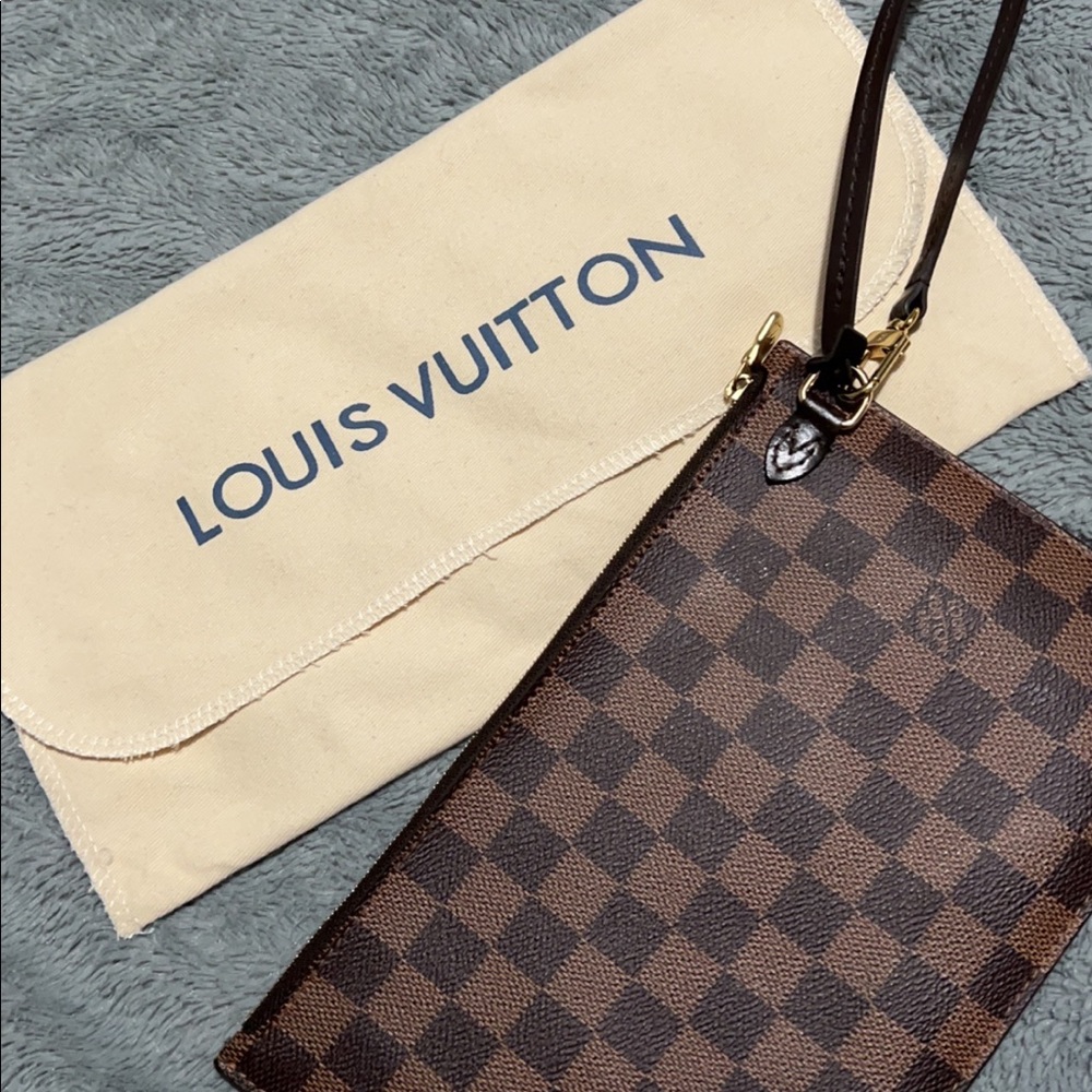Authentic Neverfull MM/GM Pochette